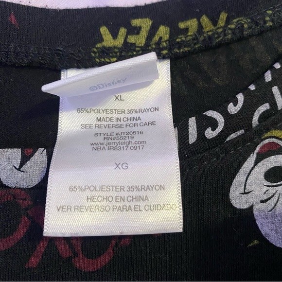 mickey & minnie t-shirt NWOT valentines day xoxo comic book style design Disney - Picture 2 of 5